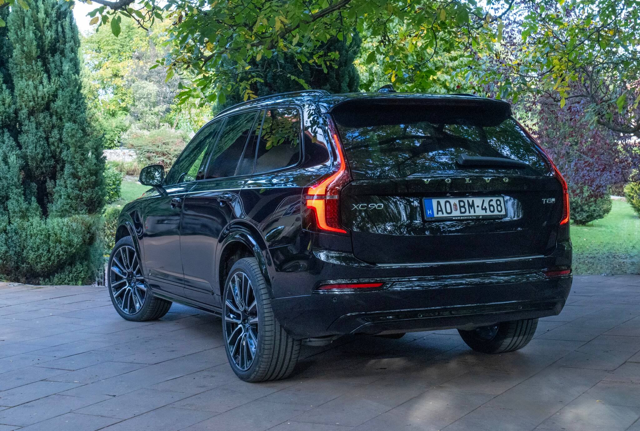 Volvo XC90 2.0 (T8) Ultra Dark