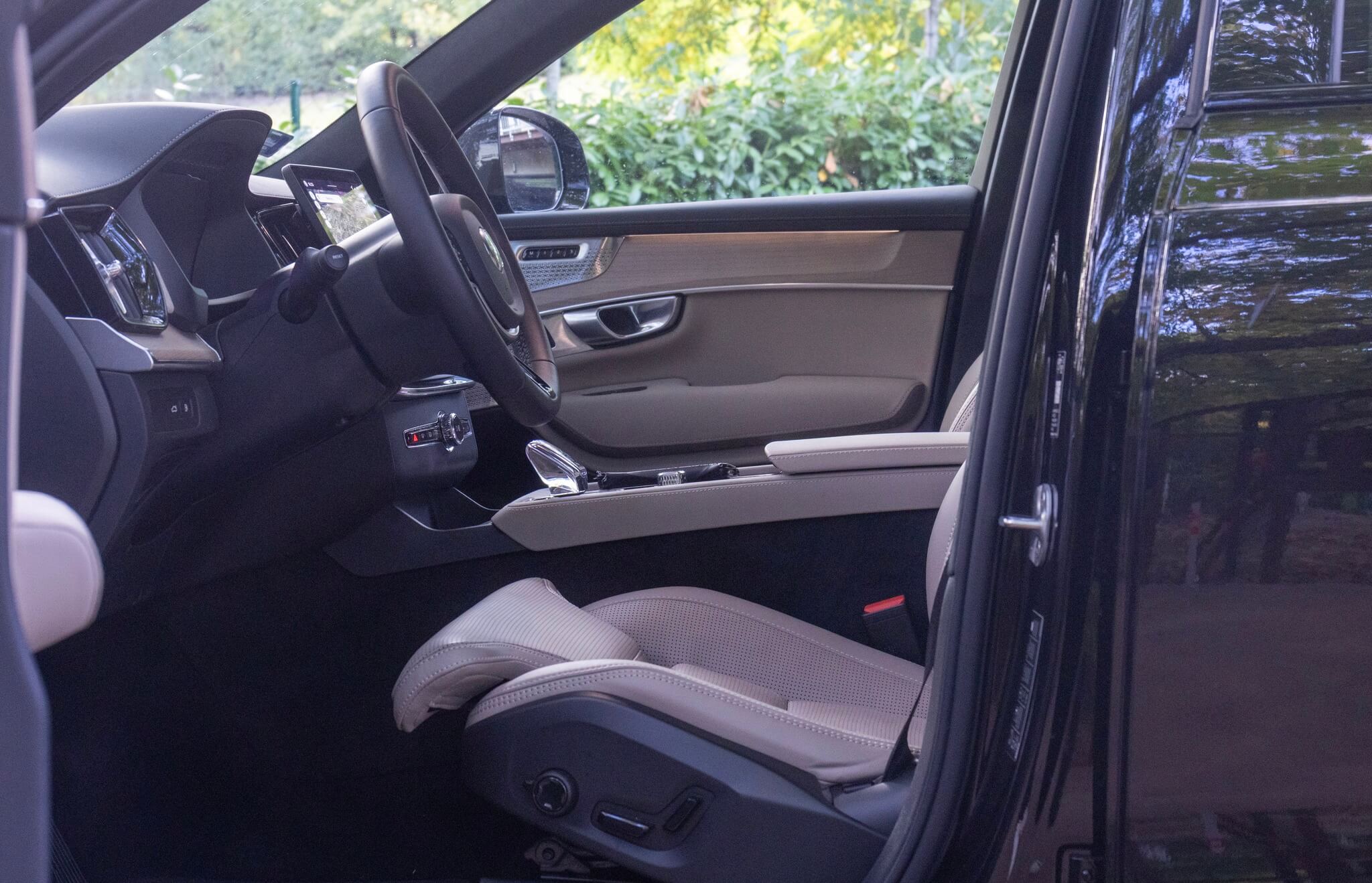 Volvo XC90 2.0 (T8) Ultra Dark